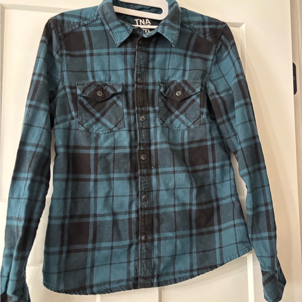TNA Aritzia Classic Fit Flannel Sizeโ Small